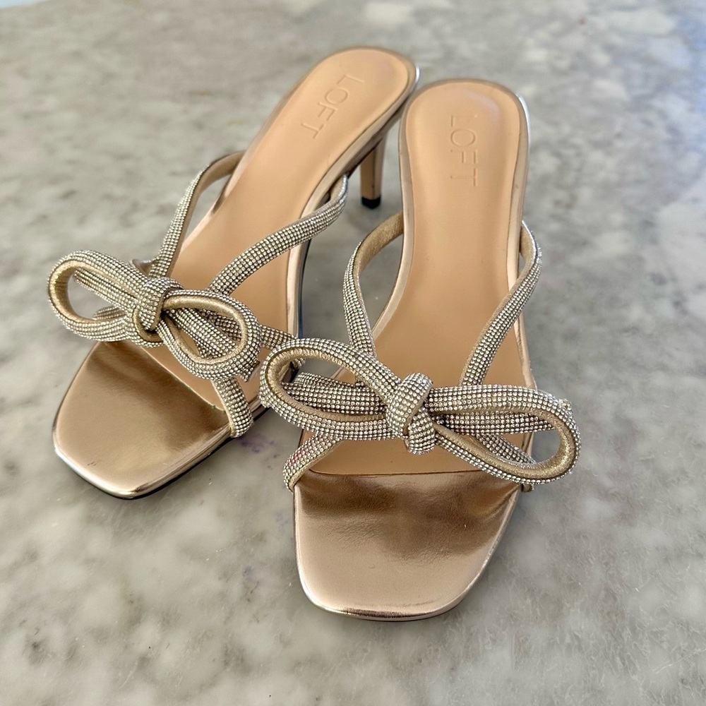 Ann Taylor Loft Metallic Heeled Sandals with Bow rhinestone crystal sparkle 7.5